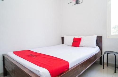 Surabaya Hotel | RedDoorz at MERR Rungkut Jl Gunung Anyar