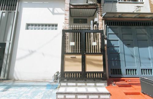 Sampaloc Hotel | RedDoorz at MGP Apartelle Near Espana