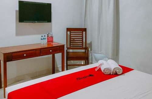 Temon Hotel | RedDoorz at Omah Candi Sari near Airport YIA
