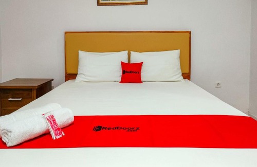 Temon Hotel | RedDoorz at Omah Candi Sari near Airport YIA