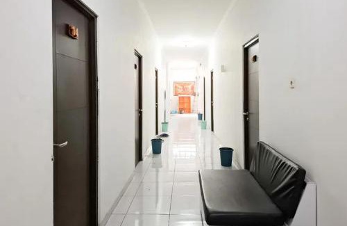 Surakarta Hotel | RedDoorz at Omah Joyo Solo Inn