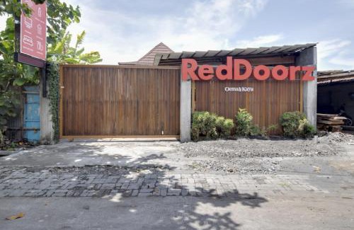 Sewon House | RedDoorz at Omah Kayu Homestay Yogyakarta