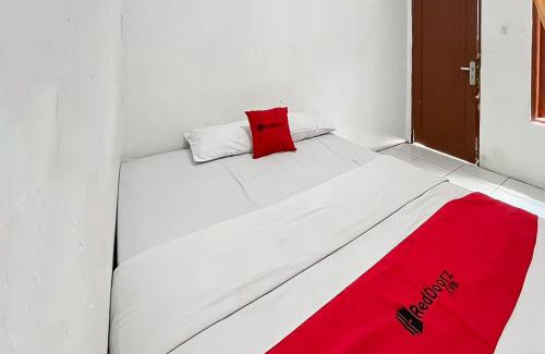 Pelabuhan Ratu Hotel | RedDoorz at Penginapan Bunda