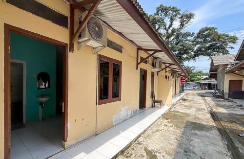 Pelabuhan Ratu Hotel | RedDoorz at Penginapan Bunda