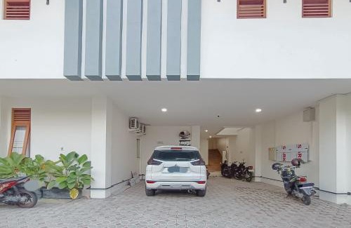 Surakarta Hotel | RedDoorz at Tebee Homestay near Tugu Kartasura