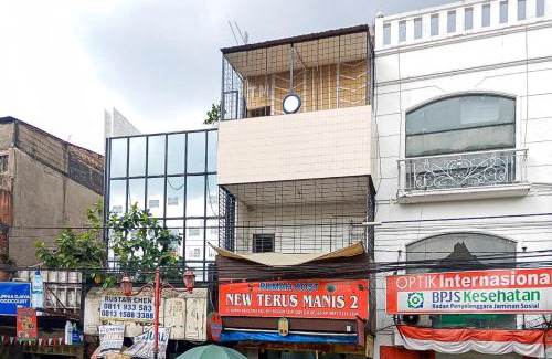 Bogor Tengah Hotel | RedDoorz at Terus Manis Suryakencana
