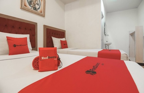 Turangga Hotel | RedDoorz @ Buah Batu 3