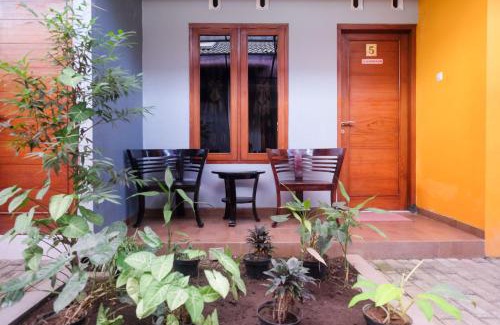 Mertoyudan Hotel | RedDoorz @ Griya Bougenville Magelang