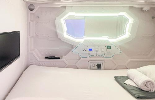 Gambir Hotel | RedDoorz Hotel Capsule at Batu Tulis