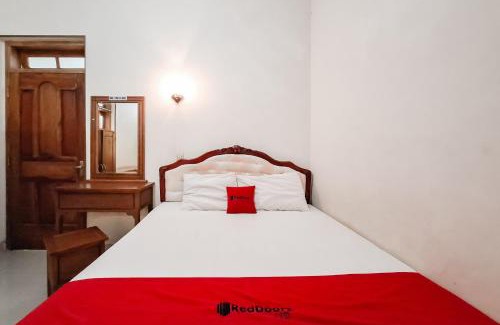 Hargomulyo Hotel | RedDoorz Hotel Tejomoyo Near Bukit Sekipan Tawangmangu