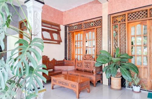 Hargomulyo Hotel | RedDoorz Hotel Tejomoyo Near Bukit Sekipan Tawangmangu