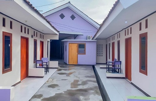 Karawang Hotel | RedDoorz @ Jalan Ahmad Yani