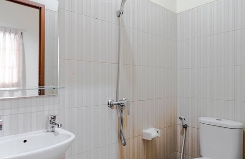 Cideng Hotel | RedDoorz @ Jalan Biak Roxy Jakarta