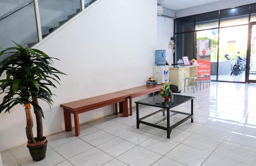 West Semarang House | RedDoorz near Ahmad Yani Airport 3