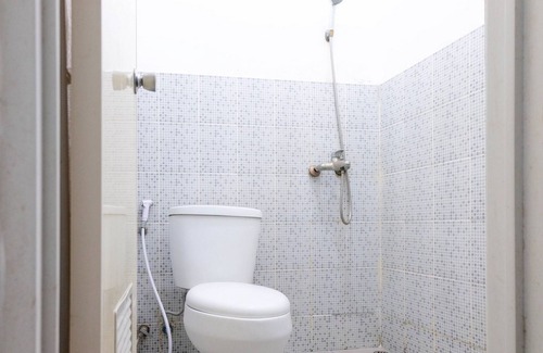 West Semarang Hotel | RedDoorz near Ahmad Yani Airport 3
