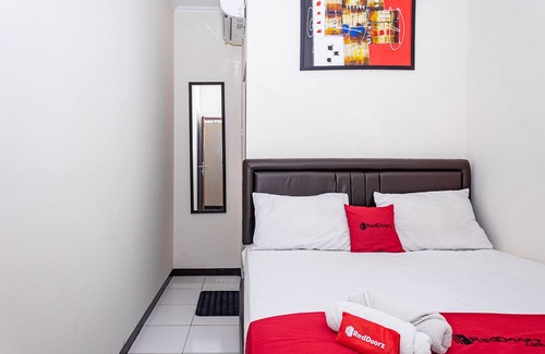 Astana Anyar House | RedDoorz near Alun Alun Bandung 2