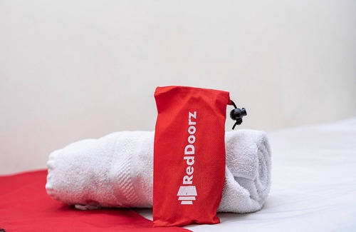 Astana Anyar House | RedDoorz near Alun Alun Bandung 2