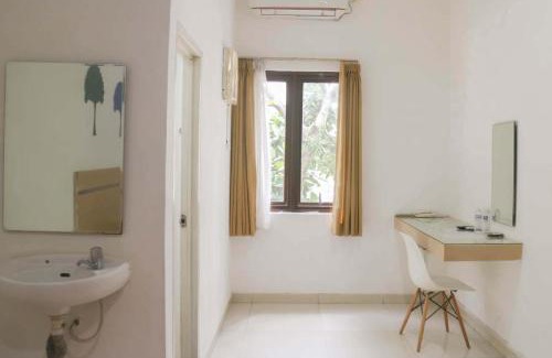 Bandung Hotel | RedDoorz near Alun Alun Bandung 3
