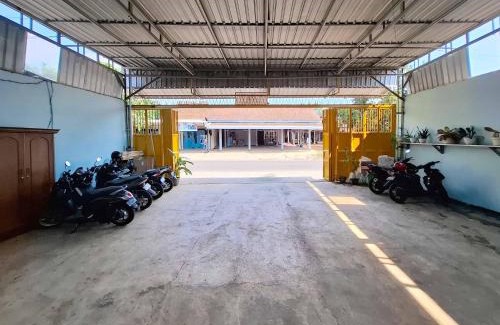 Bandengan Hotel | RedDoorz near Alun Alun Jepara