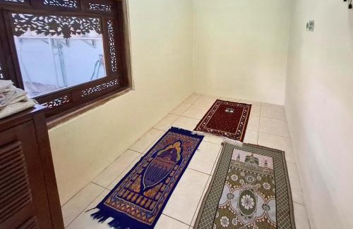 Bandengan Hotel | RedDoorz near Alun Alun Jepara