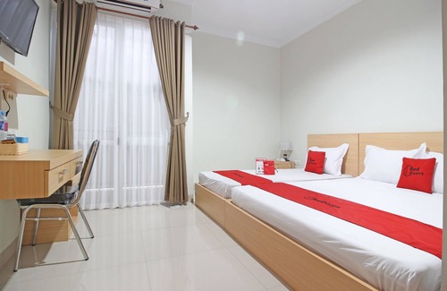 Depok House | RedDoorz near AMIKOM Yogyakarta