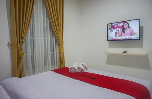 Genitri Hotel | RedDoorz near Araya Family Club House