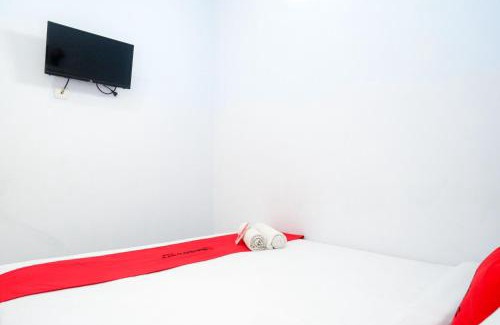 West Semarang Hotel | RedDoorz near Bandara Ahmad Yani Semarang