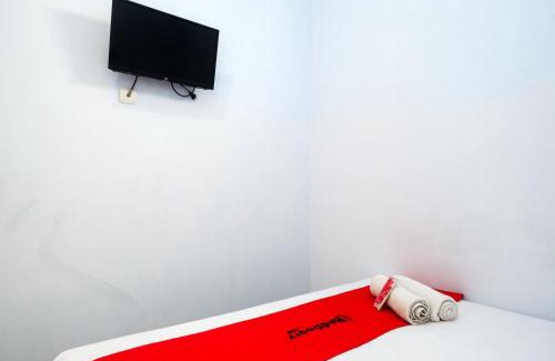 West Semarang Hotel | RedDoorz near Bandara Ahmad Yani Semarang