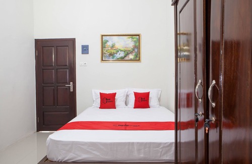 Kalipuro Hotel | RedDoorz near Banyuwangi Baru Station