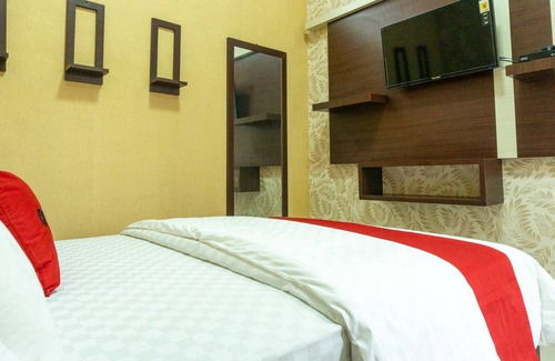 Ngawi Hotel | RedDoorz near Benteng Van Den Bosch