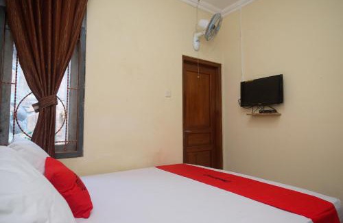 Kalasan Hotel | RedDoorz near Candi Ratu Boko 2