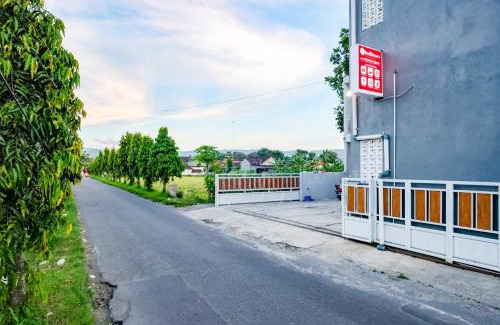 Madurejo Hotel | RedDoorz near Candi Prambanan 3 Yogyakarta