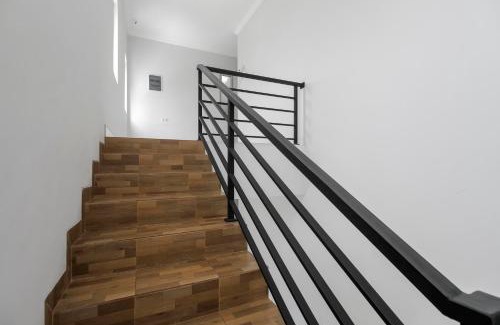 Tomang House | RedDoorz near Central Park Mall