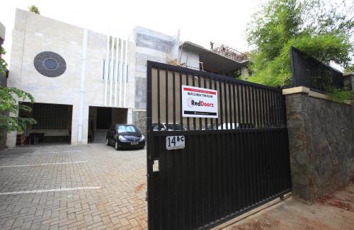 Cilandak House | RedDoorz near Cilandak Town Square