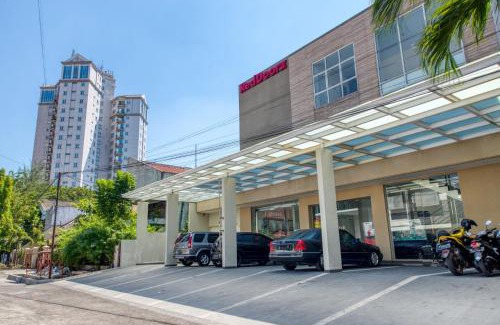 Surabaya House | RedDoorz near Ciputra World 3