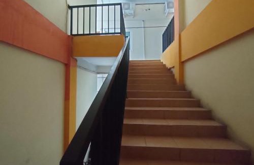 Waru Hotel | RedDoorz near City of Tomorrow Mall Surabaya