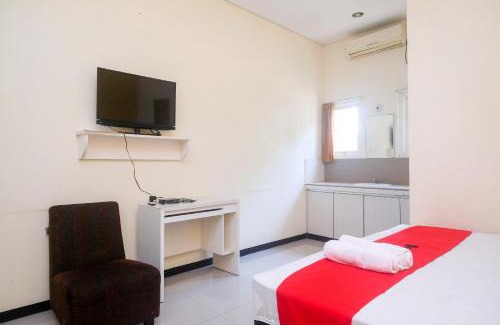 West Semarang Hotel | RedDoorz near Exit Tol Krapyak Semarang 3