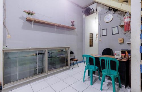 Tanjung Duren Utara Hotel | RedDoorz near Esa Unggul University Jakarta Campus