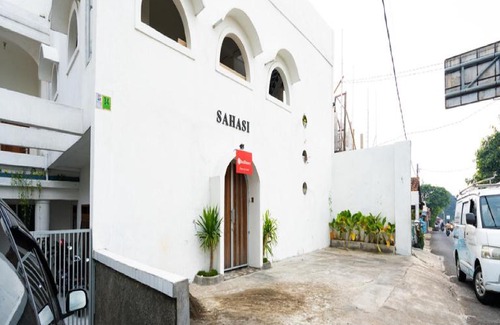 Bogor House | RedDoorz near Exit Toll Tanah Baru Bogor