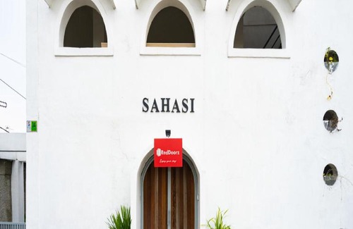 Bogor House | RedDoorz near Exit Toll Tanah Baru Bogor