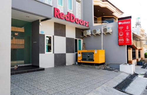 Semarang House | RedDoorz Near Gajah Mada Street Semarang
