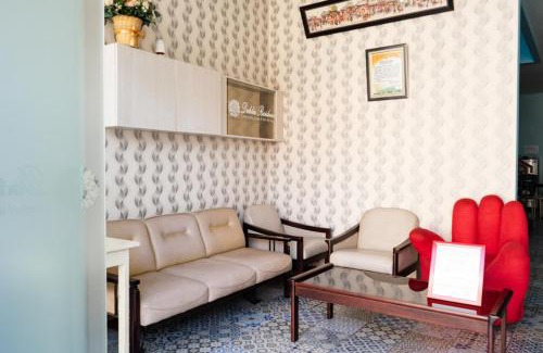 Semarang House | RedDoorz Near Gajah Mada Street Semarang