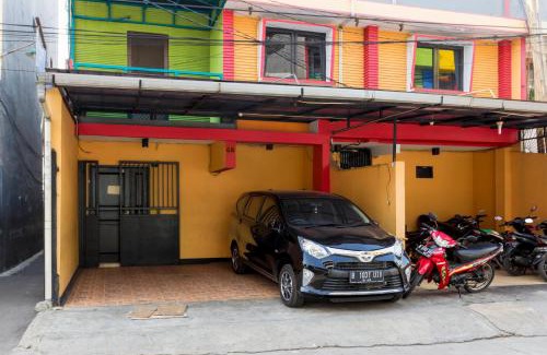 Gambir House | Reddoorz near Gajah Mada Plaza 2