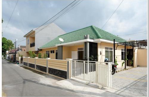 Catur Tunggal Hotel | RedDoorz near Gejayan 3