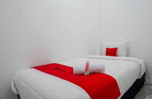 Semarang Hotel | RedDoorz near GOR Jatidiri Semarang