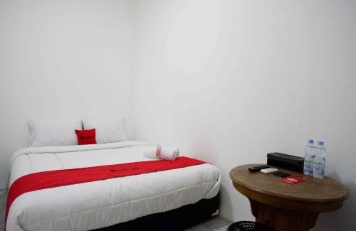 Semarang Hotel | RedDoorz near GOR Jatidiri Semarang