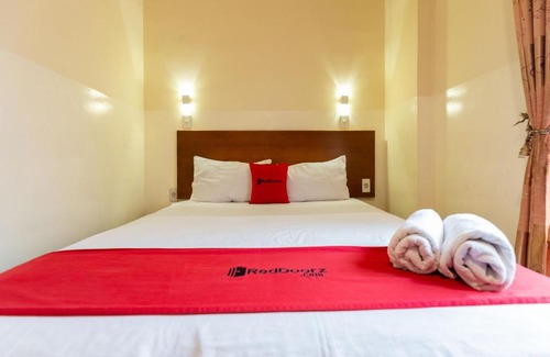 Cawang House | RedDoorz near Halim Perdanakusuma 3