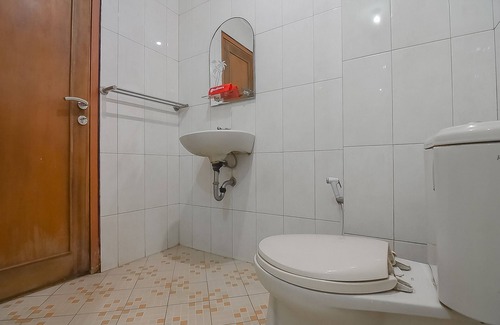 Cileunyi House | RedDoorz near IPDN 2
