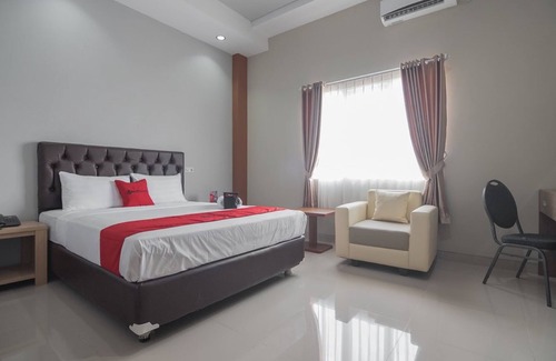 Samarinda Hotel | RedDoorz near Islamic Center Samarinda