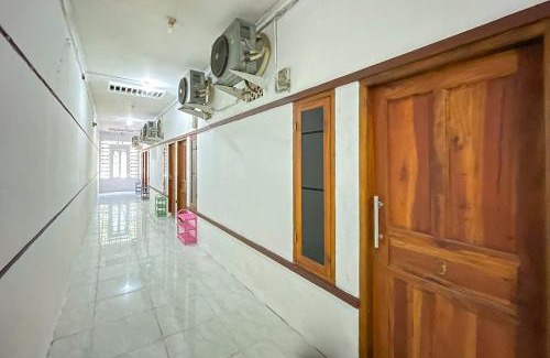 Karawang Hotel | RedDoorz Near Karawang Central Plaza